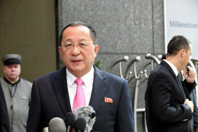 ministrul de externe nord-coreean, Ri Yong Ho