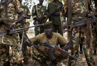 Soldații ai Armatei Guvernamentale de Eliberare a Poporului din Sudan (SPLA)