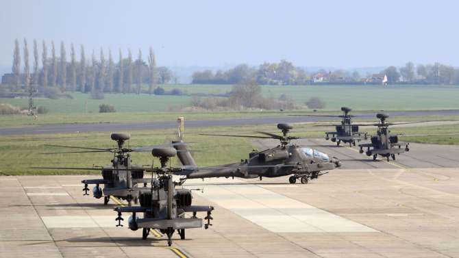Elicoptere de luptă americane Apache