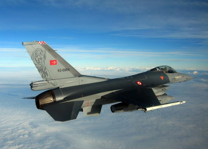 Un avion F-16 al Turciei, sursă foto: f-16.net