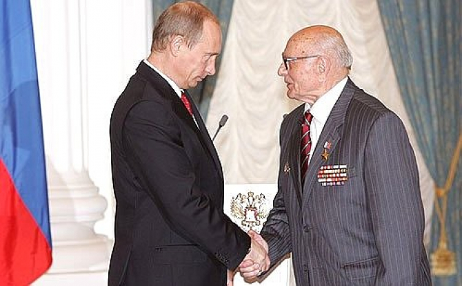 Președintele rus Vladimir Putin și Aleksei Botian, sursă foto: Kremlin