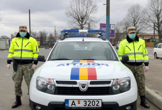 Armata română, împreună cu Poliția pe străzile țării în lupta împotriva pandemiei de COVID-19, sursă foto: Facebook MApN