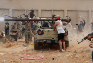 Luptători din Armata Națională Libiană, aflaţi sub comanda mareşalului lui Khalifa Haftar