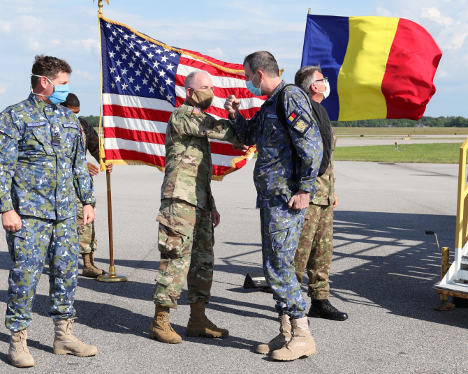 Misiunea în SUA, executată de personalul medical militar și specialiști CBRN din Armata României. Sursă foto: Facebook MApN
