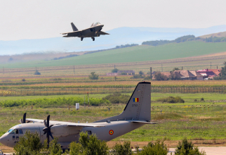 Un F-22 Raptor, în timpul unui antrenament la Baza Aeriană de la Câmpia Turzii. Sursă foto: MApN