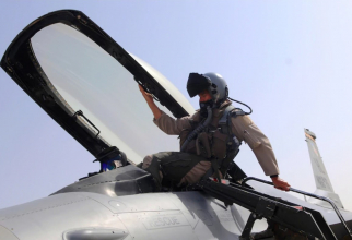 Pilot de F-16, foto: US Air Force