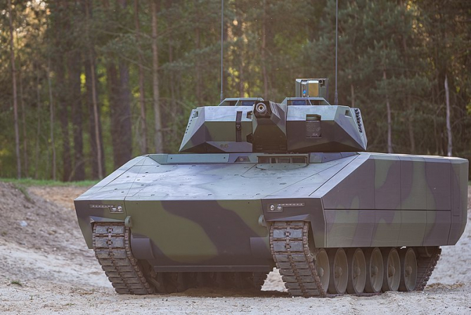 Vehiculul de luptă pentru infanterie Lynx KF4, produs de compania germană Rheinmetall.