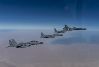 Bombardier B-52 al US Air Force si avioane F-15 ale Arabiei Saudite Sursa foto: CENTCOM 