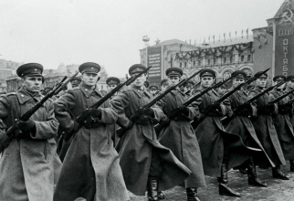 Soldați ai Armatei Roșii, sursă foto: Scribd