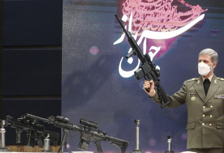 Ministrul Apărării din Iran, Amir Hatami și noua armă de asalt MASAF Sursa foto: Twitter