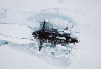 Un submarin nuclear rus, ieșind la suprafață în Arctica. Sursă foto: Ministerul Apărării de la Moscova