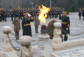 Ceremonie în Parcul Carol la Mormântul Soldatului Necunoscut, sursă foto: MApN
