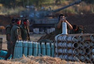 Militari ai armatei israeliene desfăşuraţi de-a lungul frontierei cu Gaza