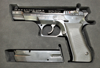 Pistol semiautomat P5.2 „Pandur”, cal. 9 mm, md. 2021. Sursă foto: Muzeul Național Militar „Regele Ferdinand I”