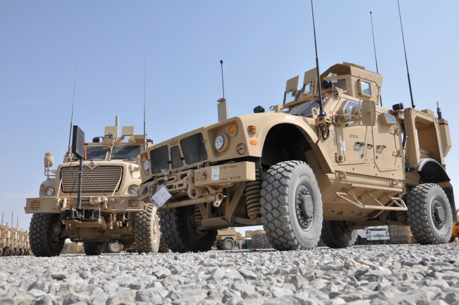 Vehicule americane MRAP, în timpul unei misiuni în Afganistan. Sursă foto: US Army