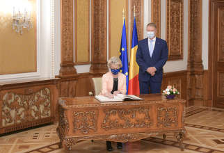 Klaus Iohannis, președintele României, și Ursula von der Leyen, președintele Comisiei Europene, în vizită la București. Sursă foto: Administrația Prezidențială din România