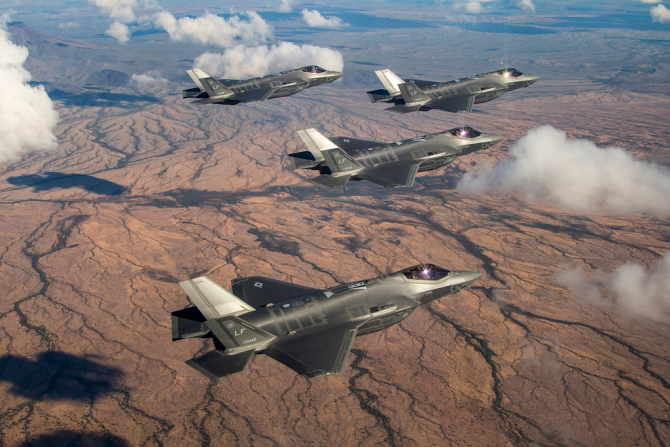 F-35 americane, zbor în formație. Sursă foto: Lockheed Martin