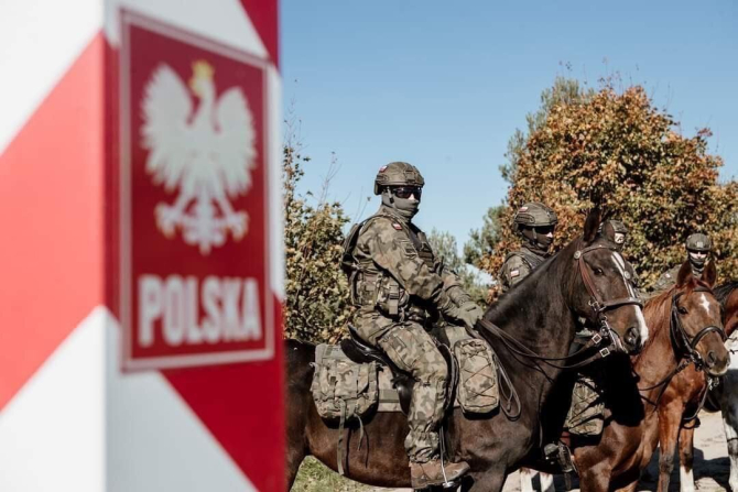 Militari polonezi la frontiera cu Belarus