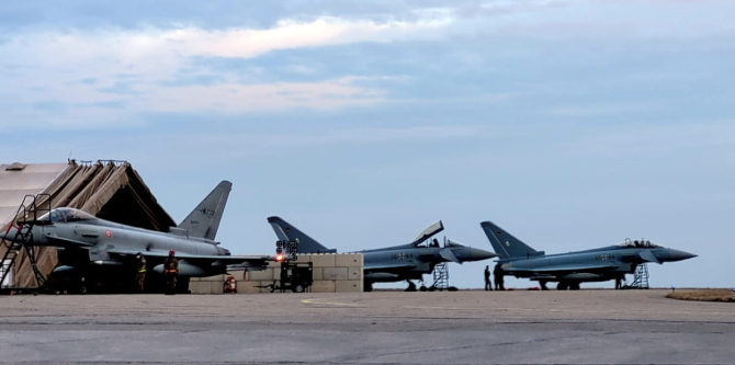 Aeronave germane Eurofighter Typhoon, la baza Baza 57 Aeriană de la Mihail Kogălniceanu