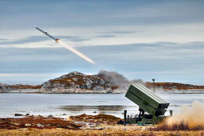 NASAMS - sistem de apărare aeriană, dezvoltat și fabricat în comun ca parte a unui parteneriat între compania americană Raytheon și compania norvegiană Kongsberg Defence. Sursa foto: Raytheon Technologies