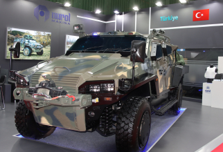 Vehiculul NMS 4x4, dezvoltat de compania turcă Nurol Makina, în configurație pick-up, este expus în cadrul Black Sea Defense & Aerospace. Foto: Crișan Andreescu.