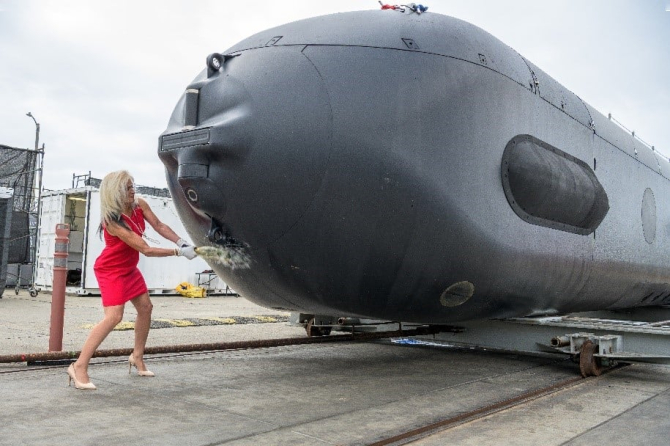 Lansarea dronei submarin Orca, sursă foto: U.S. Navy