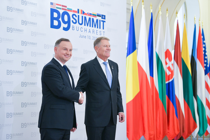 Președintele polonez Andrzej Duda, împreună cu Klaus Iohannis, președintele României, în timpul Summitului B9 de la București. Sursă foto: Administrația Prezidențială