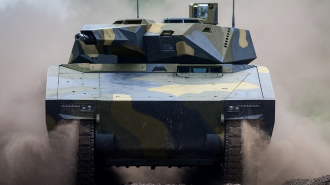 Vehiculul de luptă pentru infanterie (IFV) Lynx KF41 care urmează să intre în producţia de serie la uzina Zalaegerszeg din Ungaria.