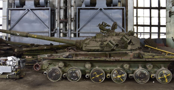 T-64 rus, depozitat. Sursă foto: Defense Express