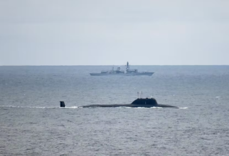 Fregata HMS Portland, monitorizând un submarin rus în Marea Nordului. Foto: Ministerul Apărării din Marea Britanie