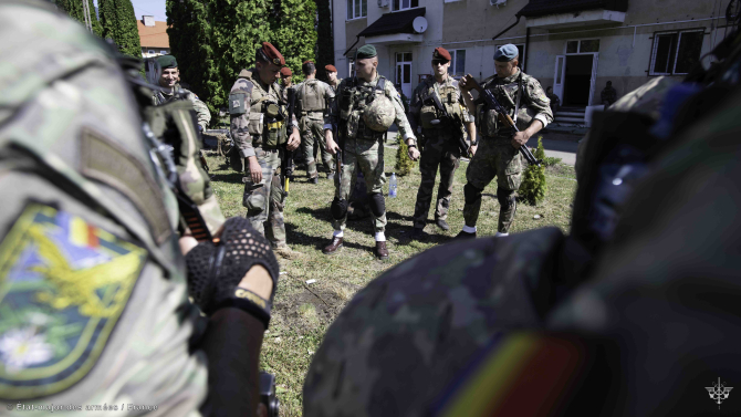 Exercițiu comun al forțelor armate române și franceze, din cadrul Grupului de Luptă Multinațional al NATO condus de Franța în România. Sursă foto: Ministerul Apărării de la Paris