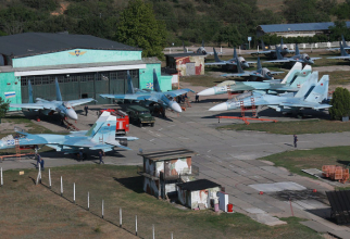 Baza Aeriană „Belbek”, unde regimentul 38 de luptă al Forțelor Aerospațiale Ruse este desfășurat cu tot cu aeronave Su-27 și Su-30M2. 

