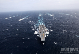 Portavionul chinez Liaoning în fruntea grupului său de luptă. Foto: Ministerul Apărării de la Beijing