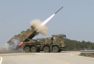 Sistem sud-coreean MLRS K239 Chunmoo. Foto: Captură video YouTube @Korea Defense Blog
