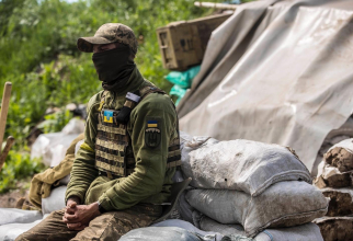 Soldat ucrainean, pe frontul deschis de ocupantul rus. Foto: Administrația Prezidențială de la Kiev