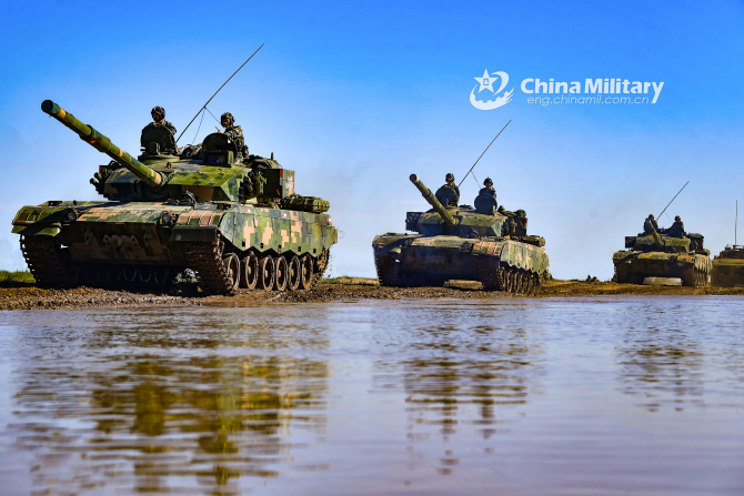 2. Armata de ... (china-tancuri-armata_36461300.jpg)