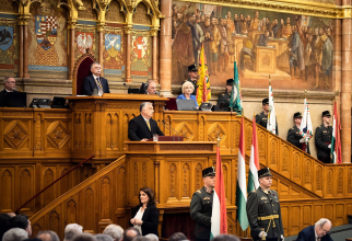 Uniunea Europeană cere Budapestei să restabilească statul de drept și democrația, amenințând că o va priva de finanțare și deja sugerează retragerea țării din bloc / Foto: Viktor Orban, în Parlamentul Ungariei