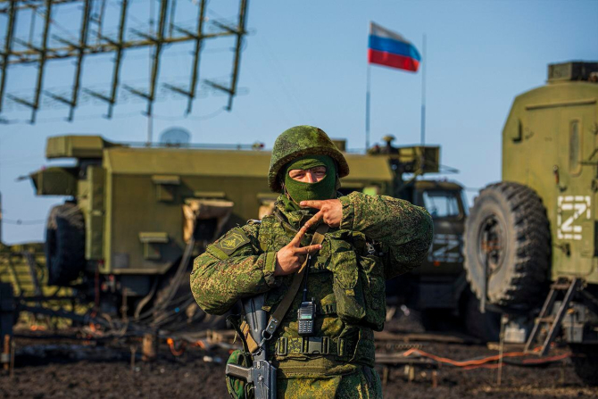 Ocupant rus în timpul invadării neprovocate a Ucrainei. Foto: Ministerul Apărării de la Moscova