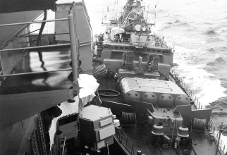 Navele americane USS Yorktown și USS Caron, lovite intenționat de sovietici în Marea Neagră în 1988. Foto: Ambasada SUA în România