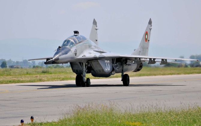 2. MiG-29 al ... (mig-29-bulgaria-avion_21157900.jpeg)