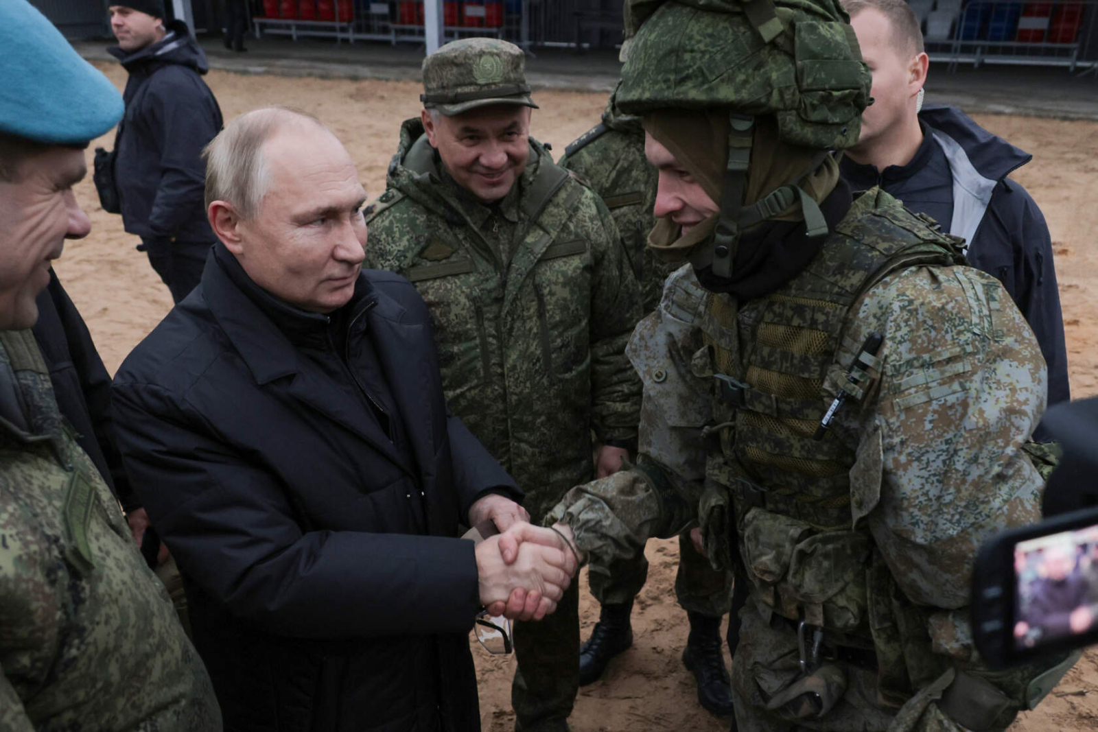 1 ноября 2023 последние новости. Российский солдат. Путин с солдатами. Мобилизованные россияне в Украине. Путин военный.