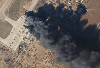Atac asupra aeroportului din Herson, filmat dintr-o dronă