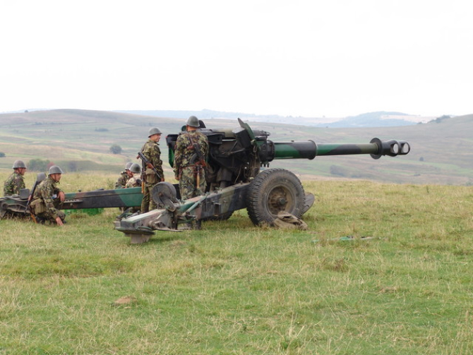 Obuzier de 152 mm aflat în dotarea Armatei române. Foto: MApN