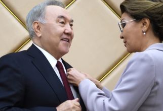 Nazarbaiev a primit titlul de senator de onoare în 2019 de la fiica sa, Dariga Nazarbaeva