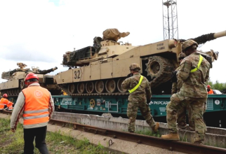 Mobilitate militară: Transport feroviar de tancuri americane Abrams, foto: U.S. Army