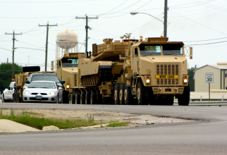 Transport american de tancuri principale de luptă Abrams. Foto: U.S. Army