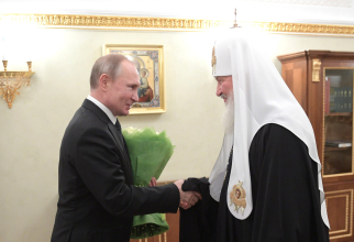 Președintele rus Vladimir Putin și patriarhul Kiril, un apropiat al lui Putin și un susținător deschis al invaziei ruse din Ucraina. Foto: Kremlin