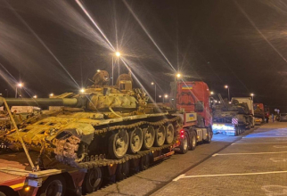 Patru tancuri rusești distruse pe frontul din Ucraina au fost duse în capitalele a patru ţări europene, unde vor fi prezentate ca exponate pentru a marca un an de la războiului început de Rusia împotriva Ucrainei. Sursa foto: Twitter Oleksii Reznikov.