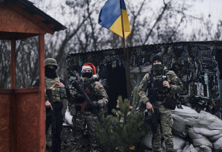 Soldați ucraineni pe front cu ocazia Crăciunului 2022. Foto: Administrația Prezidențială a Ucrainei