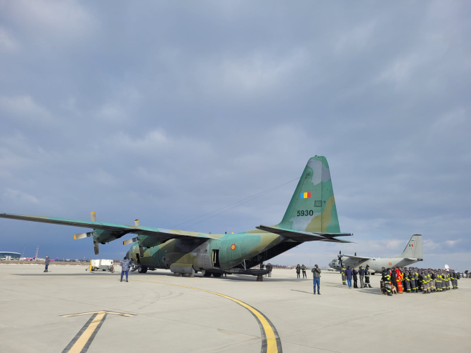 Avioane C-130 Hercules și C-27J Spartan ale Forțelor Aeriene Române, pregătite de misiunea de salvare din Turcia. Foto: Ambasada Turciei în România